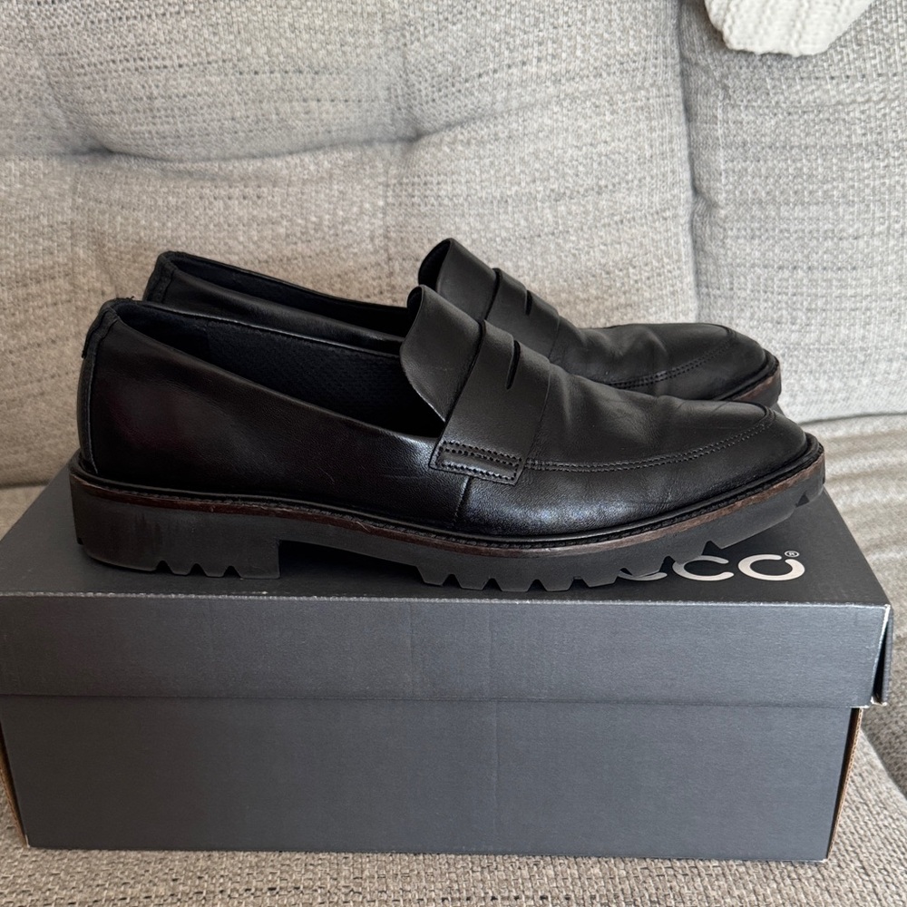 Women’s Ecco Black Leather Slip-On Loafers